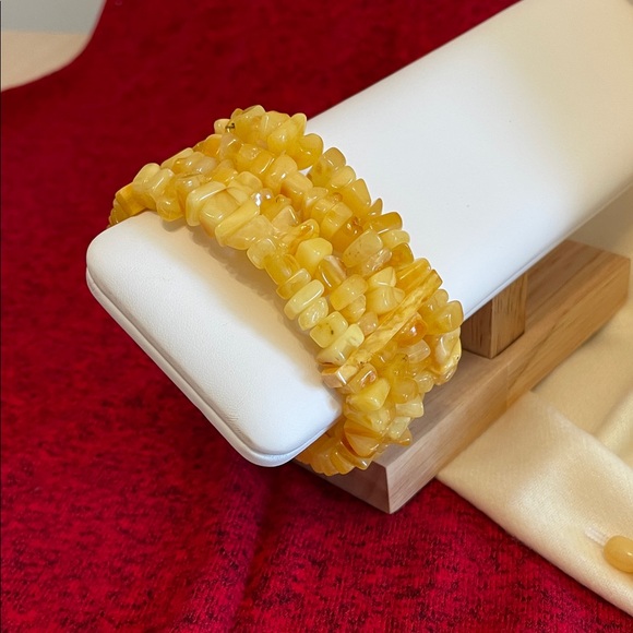 Multi-Strand Yellow Necklace Set - Picture 4 of 8